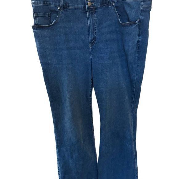 Lane Bryant medium wash high-rise boot jeans size 24 - Picture 3 of 12